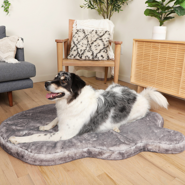 PupRug™ Luxe Faux Fur Orthopedic Dog Bed - Ultra Soft Chinchilla