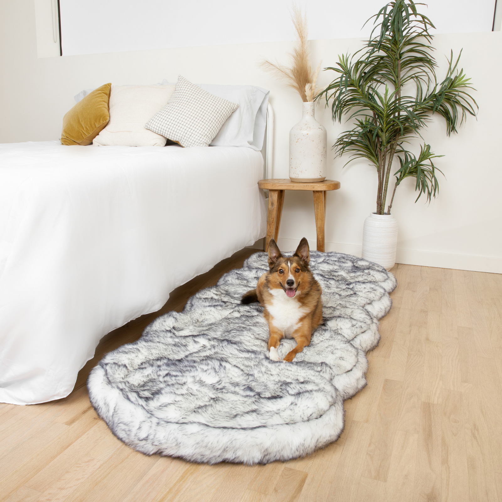 Pretor Puprug Runner Faux Fur Memory Foam Dog Curve Mat